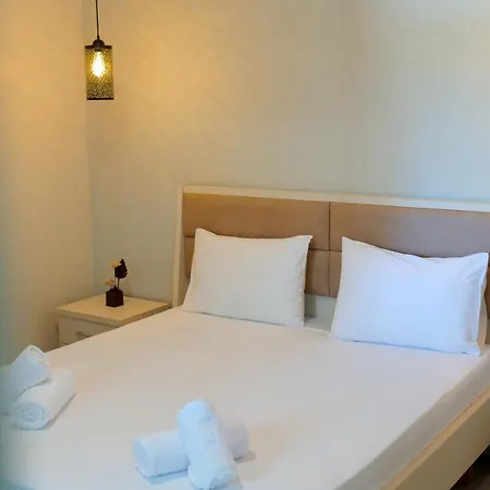 Ideal House & Ksamil