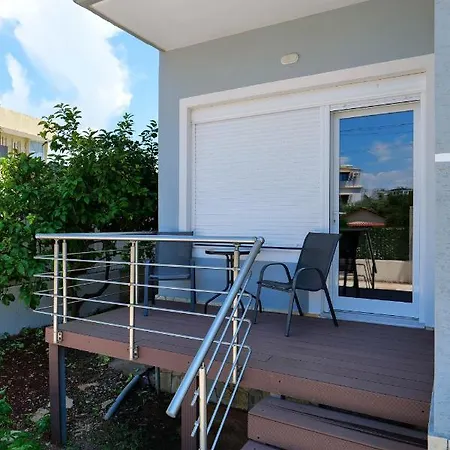 Appartement Ideal House & *