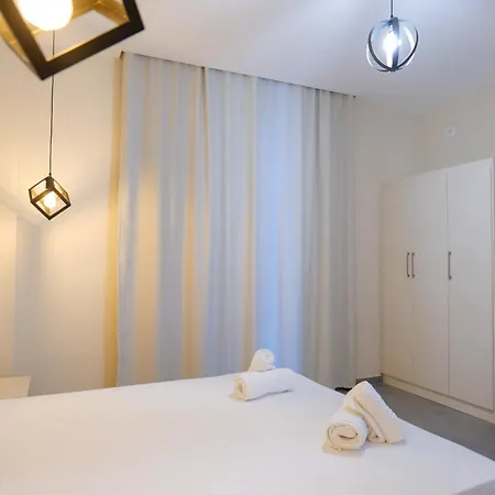 Appartement Ideal House & *
