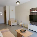 Apartment Ideal House &