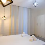 Apartment Ideal House & *