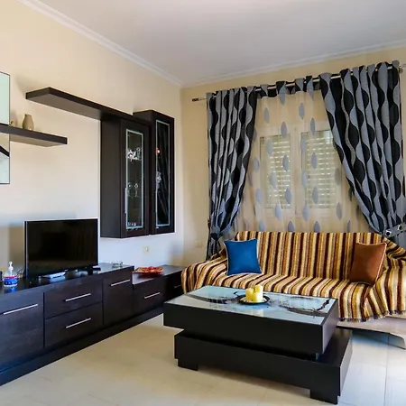 Appartement Ideal House & *