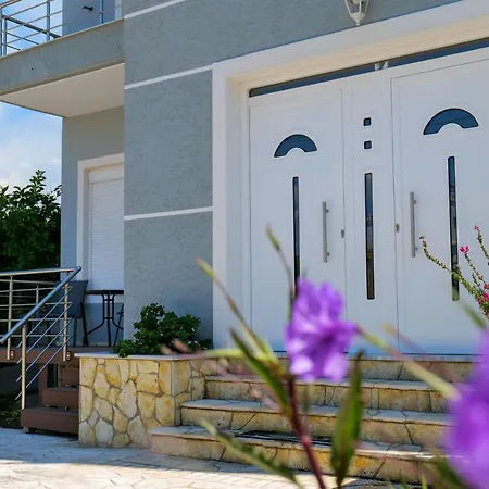 Apartment Ideal House &