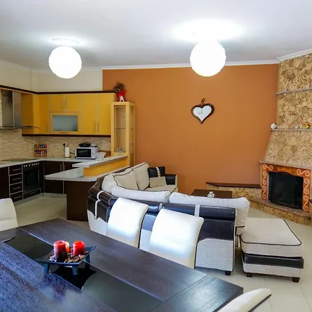 Apartment Ideal House & *