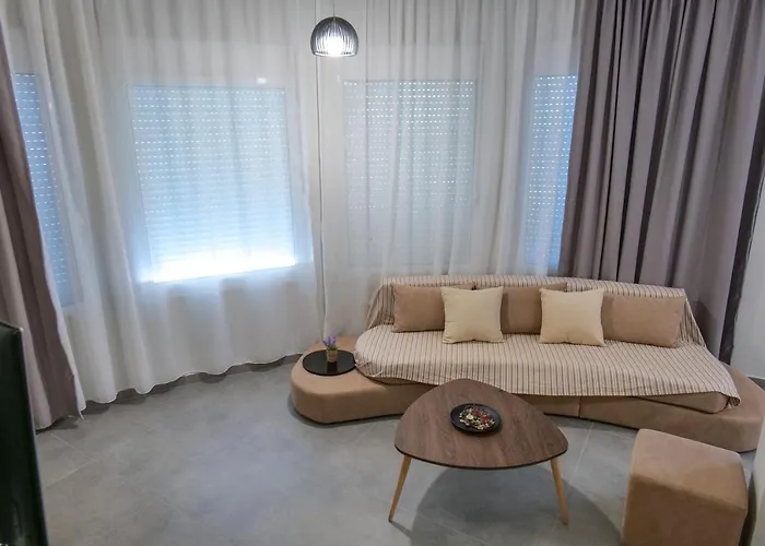 Apartment Ideal House &