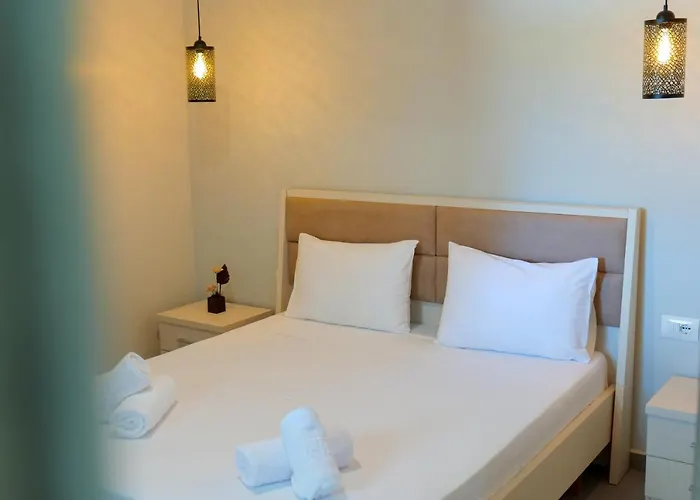 Ideal House & Ksamil