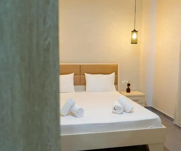 Appartement Ideal House & *