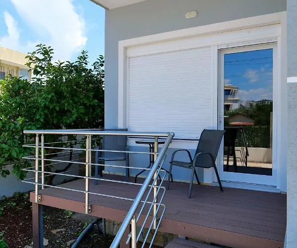 Appartement Ideal House & *