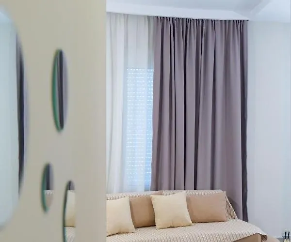 Ideal House & * Ksamil